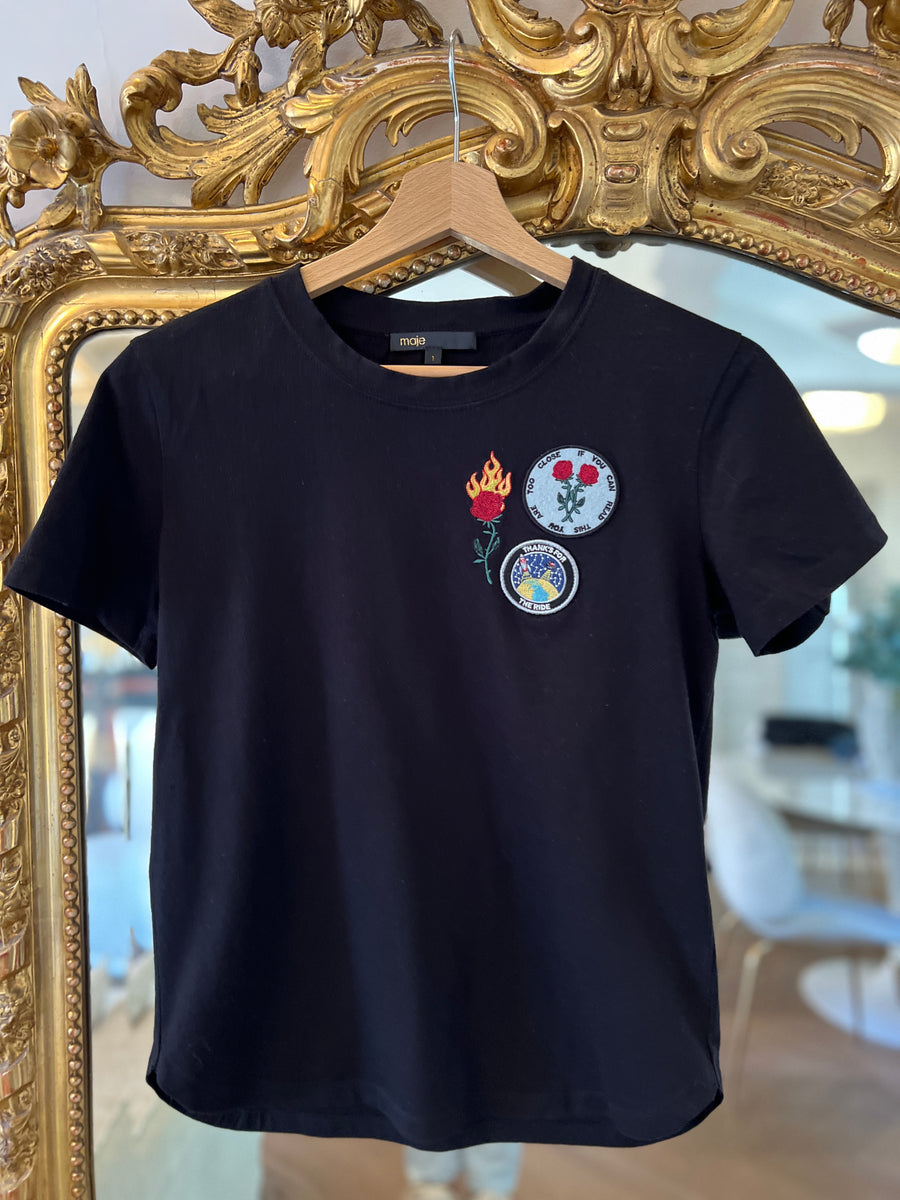 T-shirt MAJE Noir Avec Broderie Lettrage Rose - Taille M/L - Occasion Très Bon état