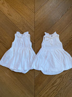 Charger l&#39;image dans la galerie, Lot de 2 robes Petit Bateau blanches 3 mois
