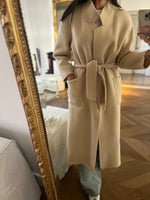 Charger l&#39;image dans la galerie, Ba&amp;sh - Manteau long beige ceinturé
