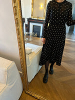 Charger l&#39;image dans la galerie, Robe Maje longue noire à motifs fleurs
