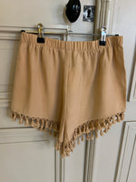 Charger l'image dans la galerie, Lucie Gabossi - Sabo Skirt Short beige pompon
