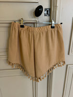 Charger l'image dans la galerie, Lucie Gabossi - Sabo Skirt Short beige pompon
