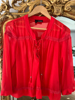 Charger l&#39;image dans la galerie, Blouse The Kooples rouge transparence avec lacets
