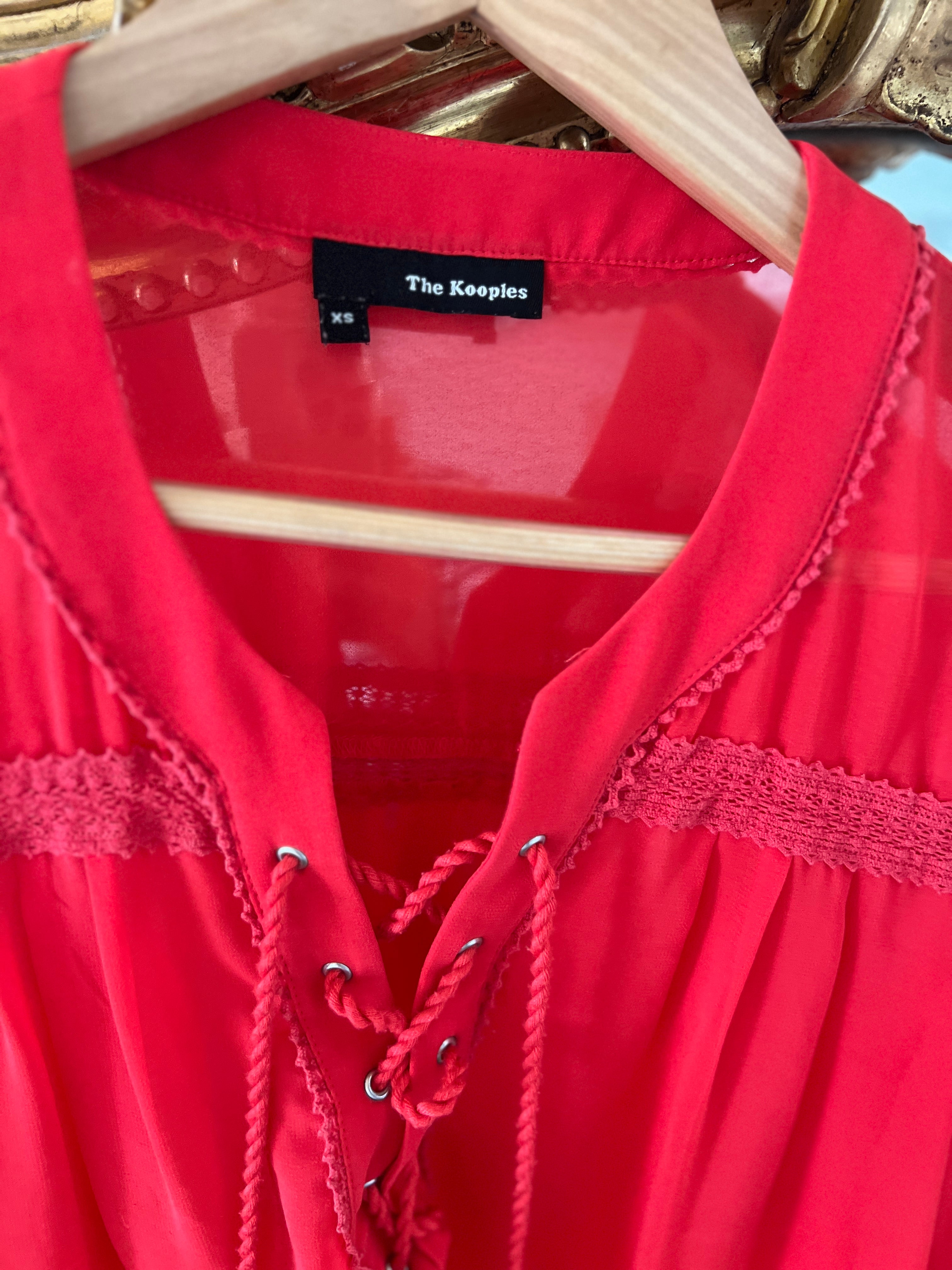 Blouse The Kooples rouge transparence avec lacets