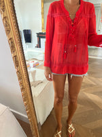 Charger l&#39;image dans la galerie, Blouse The Kooples rouge transparence avec lacets

