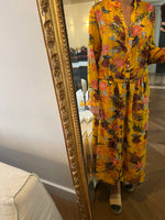 Charger l'image dans la galerie, Robe longue jaune liseré doré
