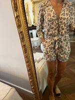 Charger l'image dans la galerie, Sessùn - Combishort beige à motifs
