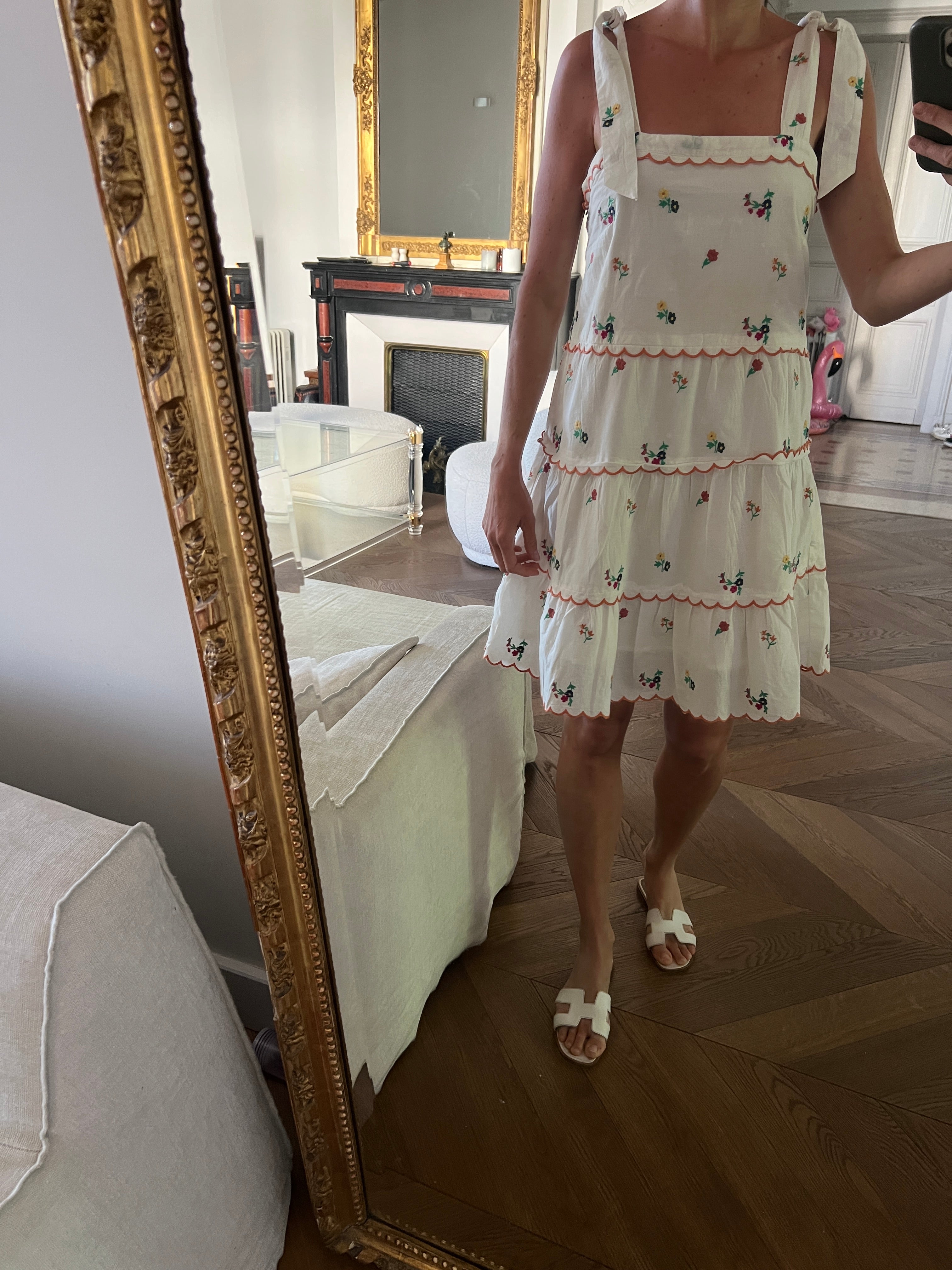 Robe Sézane à fleurs brodées