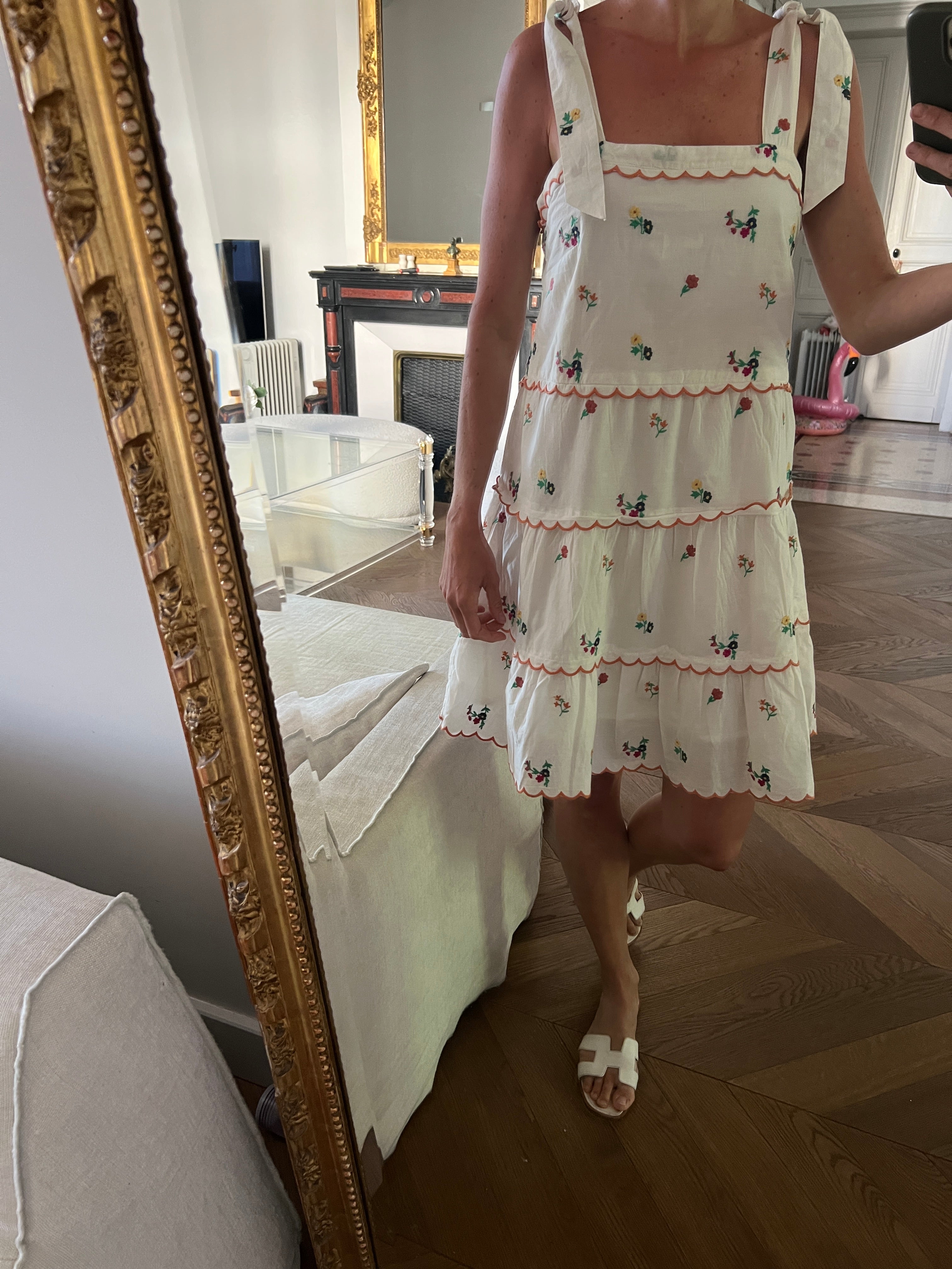 Robe Sézane à fleurs brodées