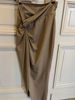 Charger l'image dans la galerie, Lucie Gabossi - Skims Jupe longue drapee moulante beige
