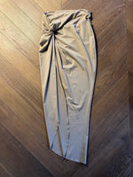 Charger l'image dans la galerie, Lucie Gabossi - Skims Jupe longue drapee moulante beige
