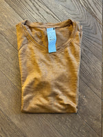 Charger l&#39;image dans la galerie, Marine Lorphelin T shirt en lin marron decathlon

