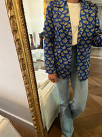 Charger l'image dans la galerie, Inspiration Studio - Veste bleu électrique satinée neuve
