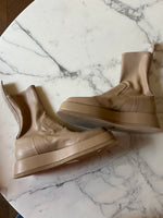 Charger l'image dans la galerie, Lucie Gabossi - Gia/RHW Bottines beiges
