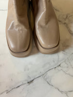 Charger l'image dans la galerie, Lucie Gabossi - Gia/RHW Bottines beiges
