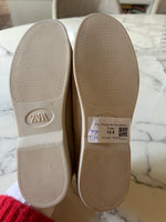 Charger l'image dans la galerie, Lucie Gabossi - Zara moccassins enfant beige T.35
