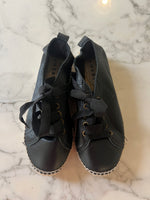 Charger l'image dans la galerie, Lucie Gabossi - Manebi Espadrilles Suede Lace-Up noires
