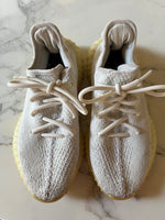 Charger l'image dans la galerie, Lucie Gabossi - Adidas Baskets Yeezy 350 ecru Pointure 38 2/3
