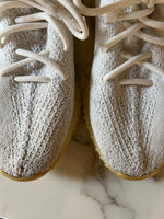Charger l'image dans la galerie, Lucie Gabossi - Adidas Baskets Yeezy 350 ecru Pointure 38 2/3
