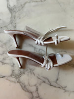 Charger l'image dans la galerie, Lucie Gabossi - Amina Muaddi Sandales Blanches
