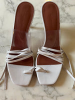 Charger l'image dans la galerie, Lucie Gabossi - Amina Muaddi Sandales Blanches
