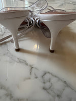 Charger l'image dans la galerie, Lucie Gabossi - Amina Muaddi Sandales Blanches
