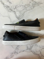 Charger l'image dans la galerie, Lucie Gabossi - Givenchy Sneakers squelette en cuir noir Pointure 40
