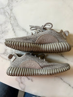 Charger l'image dans la galerie, Lucie Gabossi - Adidas Baskets Yeezy Boots 350 gris clair Pointure 38 2/3
