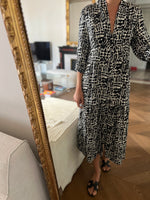 Charger l'image dans la galerie, Robe Ba&amp;sh longue blanche et noire à boutons
