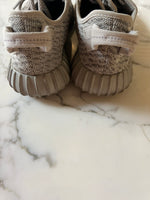 Charger l'image dans la galerie, Lucie Gabossi - Adidas Baskets Yeezy Boots 350 gris clair Pointure 38 2/3
