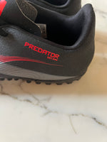 Charger l'image dans la galerie, Lucie Gabossi - Adidas baskets à foot
