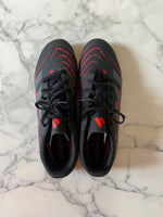 Charger l'image dans la galerie, Lucie Gabossi - Adidas baskets à foot
