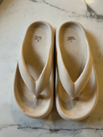 Charger l'image dans la galerie, Lucie Gabossi - Zara Tongues T.36
