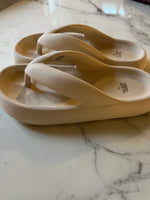 Charger l'image dans la galerie, Lucie Gabossi - Zara Tongues T.36
