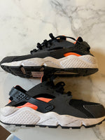 Charger l'image dans la galerie, Lucie Gabossi - Nike Sneakers noir et orange Pointure 42
