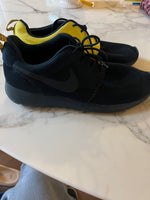 Charger l'image dans la galerie, Lucie Gabossi - Nike Baskets bleu marine et jaune fluo Pointure 41
