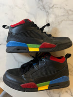 Charger l'image dans la galerie, Lucie Gabossi - Jordan Baskets montantes noir et rouge Pointure 40,5
