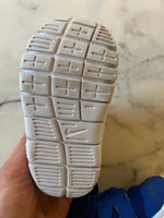 Charger l'image dans la galerie, Lucie Gabossi - Nike Baskets enfant bleu scratch lacet T.19,5
