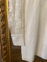 Charger l'image dans la galerie, Lucie Gabossi - Rime Arodaky Robe blanche manches en tulle brodé fleuri
