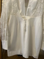 Charger l'image dans la galerie, Lucie Gabossi - Rime Arodaky Robe blanche manches en tulle brodé fleuri
