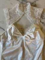 Charger l'image dans la galerie, Lucie Gobassi - Simone Pérèle Body symphanie blanc satiné T1
