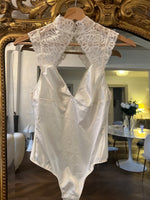 Charger l'image dans la galerie, Lucie Gobassi - Simone Pérèle Body symphanie blanc satiné T1
