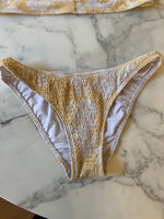 Charger l'image dans la galerie, Lucie Gabossi - Sabo Swim Maillot de bain deux pièces blanc et jaune
