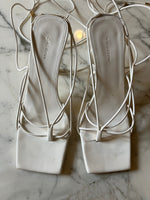 Charger l'image dans la galerie, Lucie Gabossi - Vero Cuoio Sandales blanches à nouer
