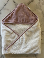 Charger l'image dans la galerie, 10 Novembre - 10 Novembre - Cape de bain Rose Neuve Sacha T.U
