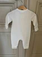 Charger l'image dans la galerie, 10 Novembre - Pyjama blanc Alessio Neuf T.6 mois
