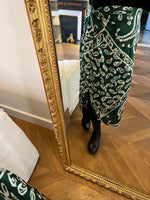 Charger l&#39;image dans la galerie, Jupe Opullence Paris Verte motifs blancs
