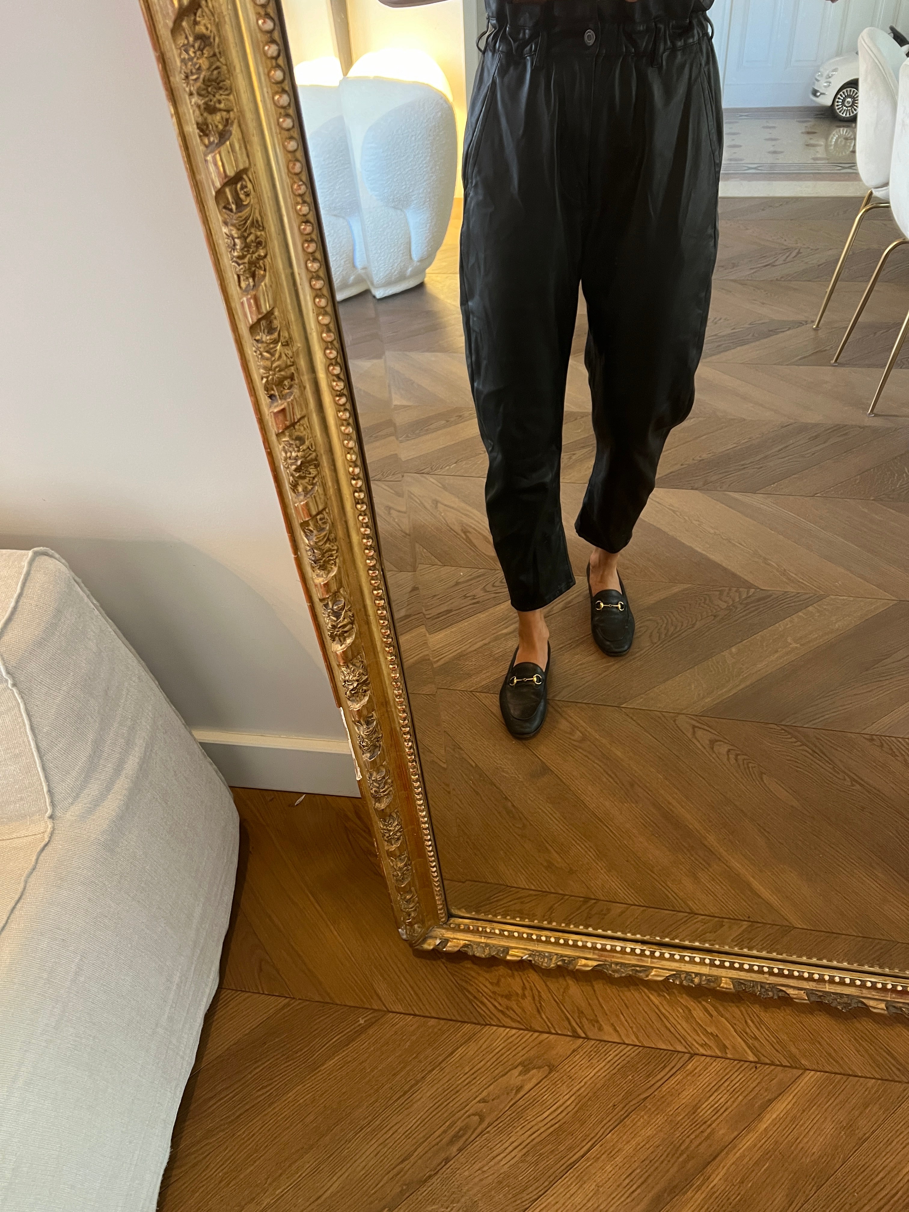 Pantalon taille froncée simili cuir Zara