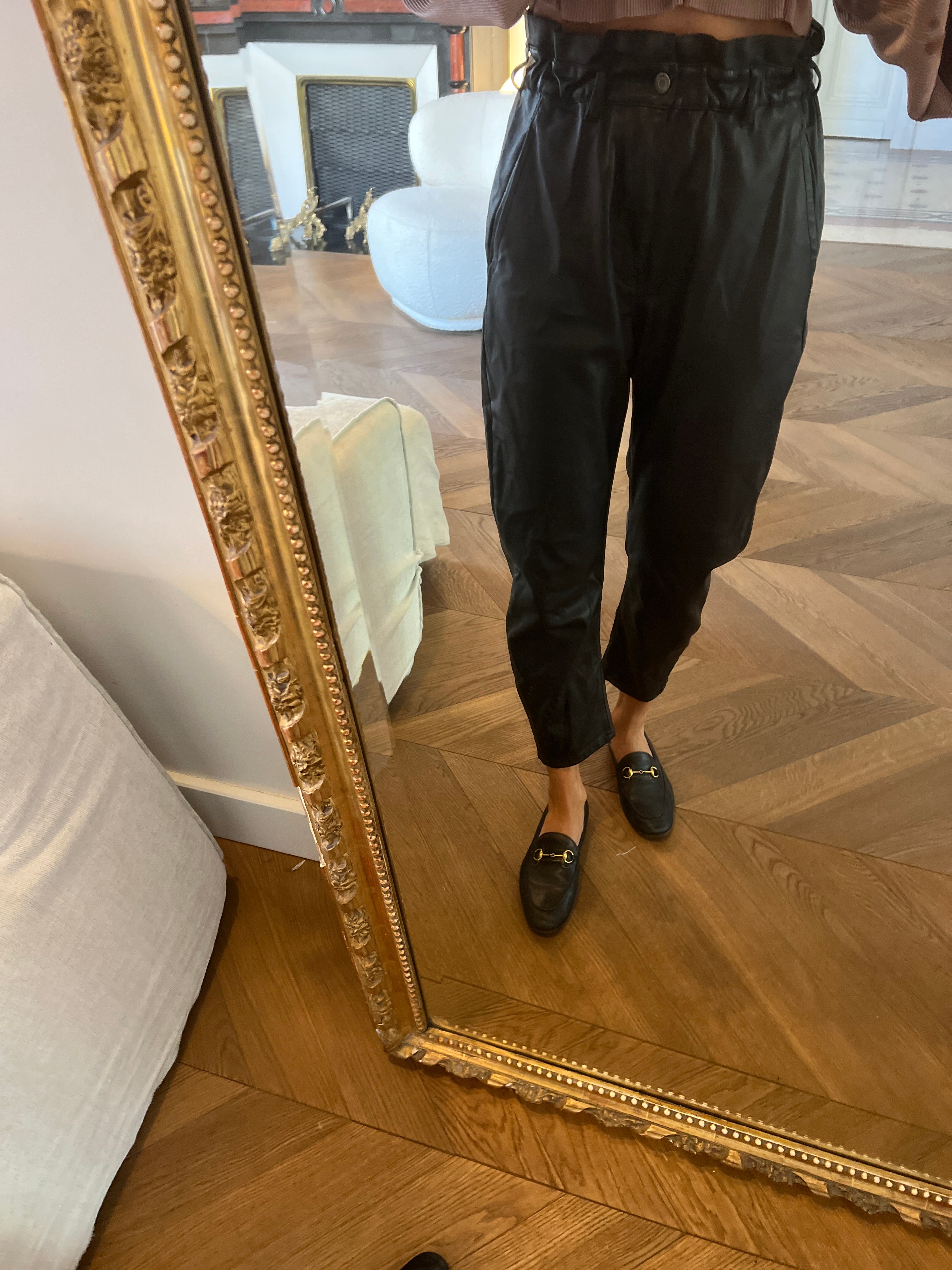 Pantalon taille froncée simili cuir Zara