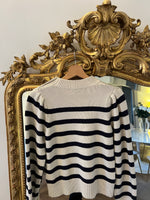 Charger l'image dans la galerie, Jade Leboeuf - Rails Pull à rayures beige et bleu marine T.XS
